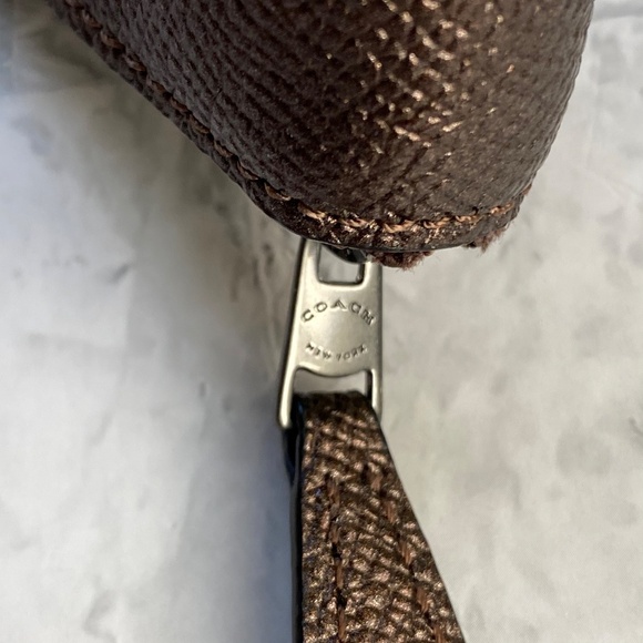NEW Coach Small Zip Around Wallet - Picture 4 of 10